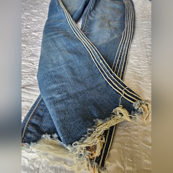 Womens American Eagle Jeans Size 4 Short Strips on Leg - Picture 7 of 13